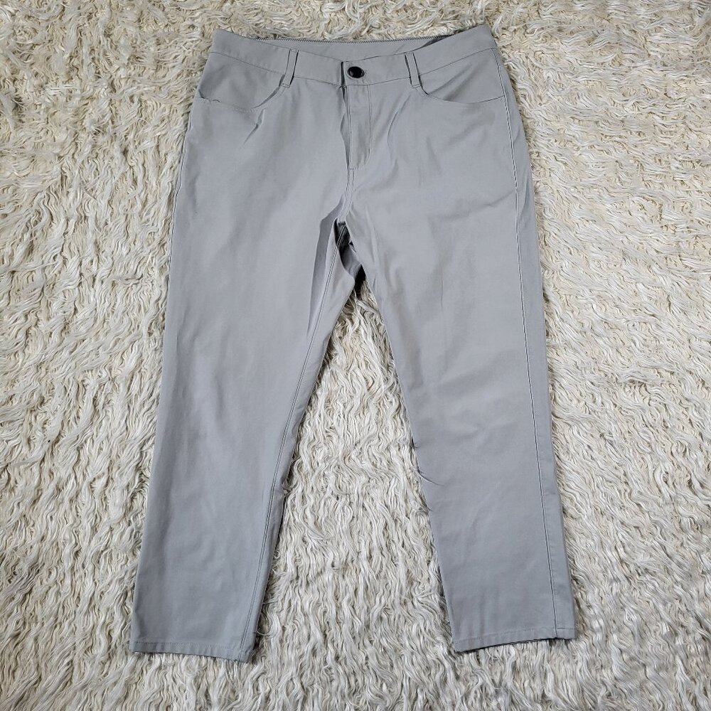 Vuori Meta Pant (Short) in Vapor Grey Style #V430-S - Size 34